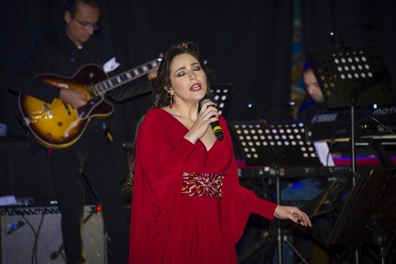 Photo : la chanteuse libanaise Abir Nehme lors du spectacle musical au Musée Océanographique de Monaco. © Stéphane Danna / Réalis Photo