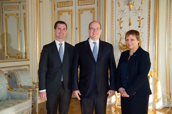 Photo (de gauche à droite) : M. Anthony Stent-Torriani, Consul Honoraire de Monténégro à Monaco, S.A.S. le Prince Albert II, S.E .Mme Dragica Ponorac, Ambassadeur du Monténégro à Monaco. © : Gaëtan Luci / Palais Princier