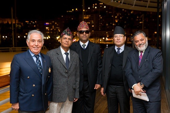 Photo (de gauche à droite) : M. Alexander H. Moghadam, Consul Honoraire du Népal à Monaco et la délégation du Gouvernement du Népal. © Philippe Fitte