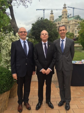 Photo (de gauche à droite) : S.E. M. Serge Telle, Ministre d'Etat, S.E. M. Massimo Lavezzo Cassinelli, Ambassadeur d'Italie accrédité à Monaco et Vice-Doyen du Corps Diplomatique, M. Gilles Tonelli, Conseiller de Gouvernement-Ministre pour les Relations Extérieures et la Coopération. © Thierry Jouan / ACHM