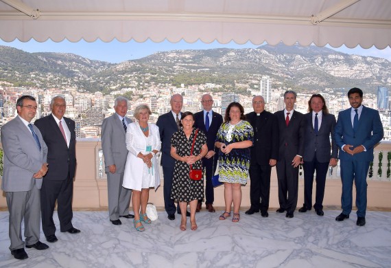 Photo (de la gauche vers la droite) : M. Georges Lisimachio, Chef de Cabinet du Prince Souverain, M. Jacques Boisson, Secrétaire d'Etat, Dr Michel-Yves Mourou et Mme, Président du Conseil de la Couronne, S.E. M. Hadelin de La Tour-du-Pin, Ambassadeur de France à Monaco, Mme Jacques Boisson, S.E. M. Serge Telle, Ministre d'Etat, Mme Ekaterina Séménikhina, Consul Général Honoraire de Russie à Monaco,S.Exc. Mgr Bernard Narsi, Archevêque de Monaco, M. Gilles Tonelli, Conseiller de Gouvernement-Ministre pour les Relations Extérieures et la Coopération, M. Vladimir Séménikhin, Consul Général Honoraire du Kazakhstan à Monaco, M. Moustapha El-SOlh, Président de l'A.C.H.M et Consul Honoraire du Liban à Monaco. © Charly Gallo-Gouvernement Princier/Direction de la Communication.