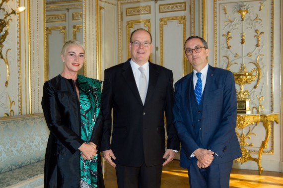 Photo (gauche à droite) : Mme Marina de Maere, Consul Honoraire du Mexique à Monaco, S.A.S. le Prince Albert II, S.E. M. Juan Manuel Gomez-Robledo Verduzco, Ambassadeur du Mexique à Monaco. © Gaetan Luci / Palais Princier