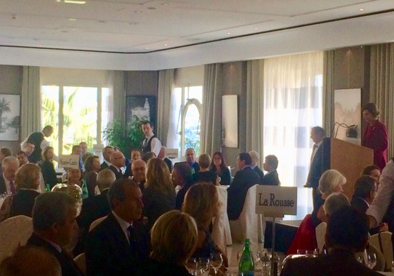 Photo : S.E. Mme Marine de Carné-Trécesson prononçant le traditionnel discours du Doyen devant les Corps Diplomatiques et Consulaires rassemblés. © D.R. Ambassade de France à Monaco