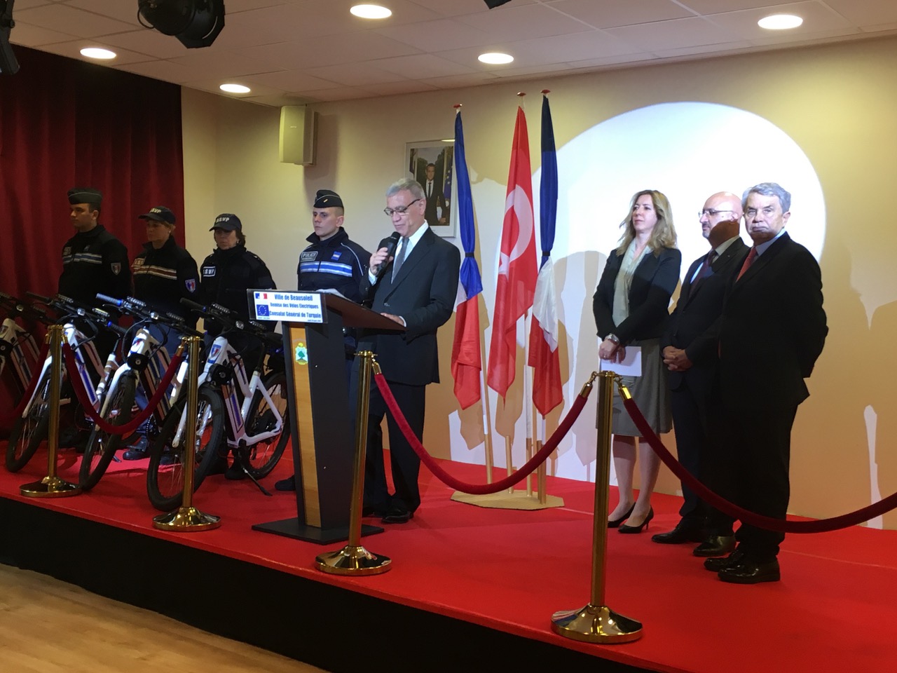 29 Mars 2018 Le Consulat Honoraire De Turquie A Monaco Offre Des Bicyclettes Electriques A La Police Municipale De Beausoleil Achm
